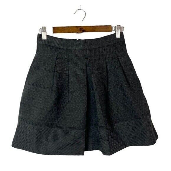 H&M Black Textured Pleated A-Line Mini Skirt 6 - Picture 1 of 4